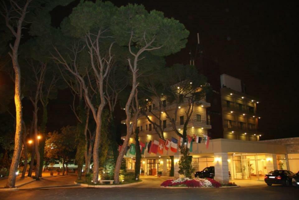Bzommar Palace Hotel Jounieh Esterno foto